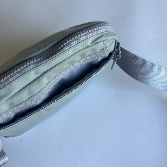 Lululemon Olive Green Nylon belt Bag One Size - Picture 6 of 10